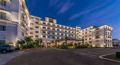 the manila hotel website.